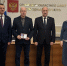 Олега Карпикова и Лидию Бурлакову наградили за патриотизм и благотворительность - Уездный город
